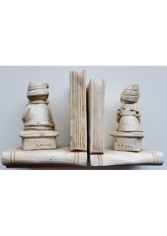 Set figurine suport cărţi